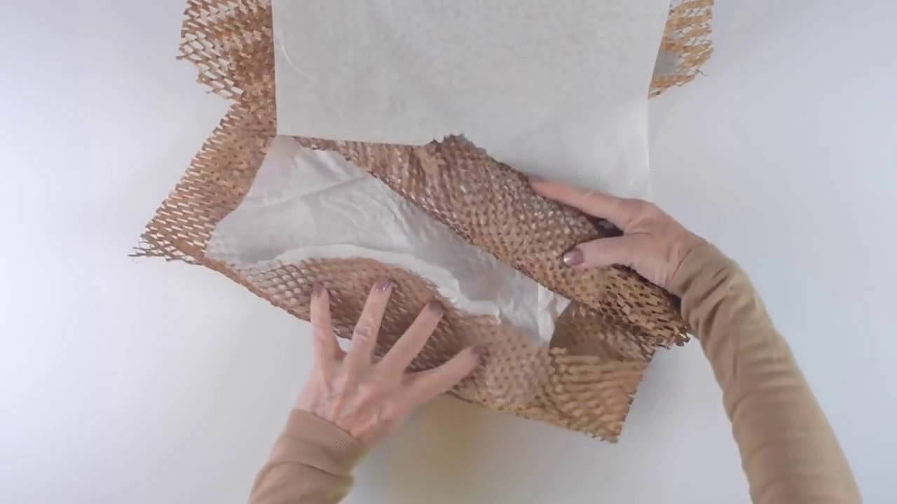 Obraz Návod, jak balit s dekorační výplní Geami WrapPak