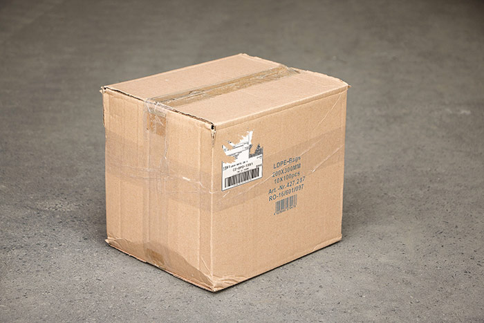 Używane pudełko kartonowe